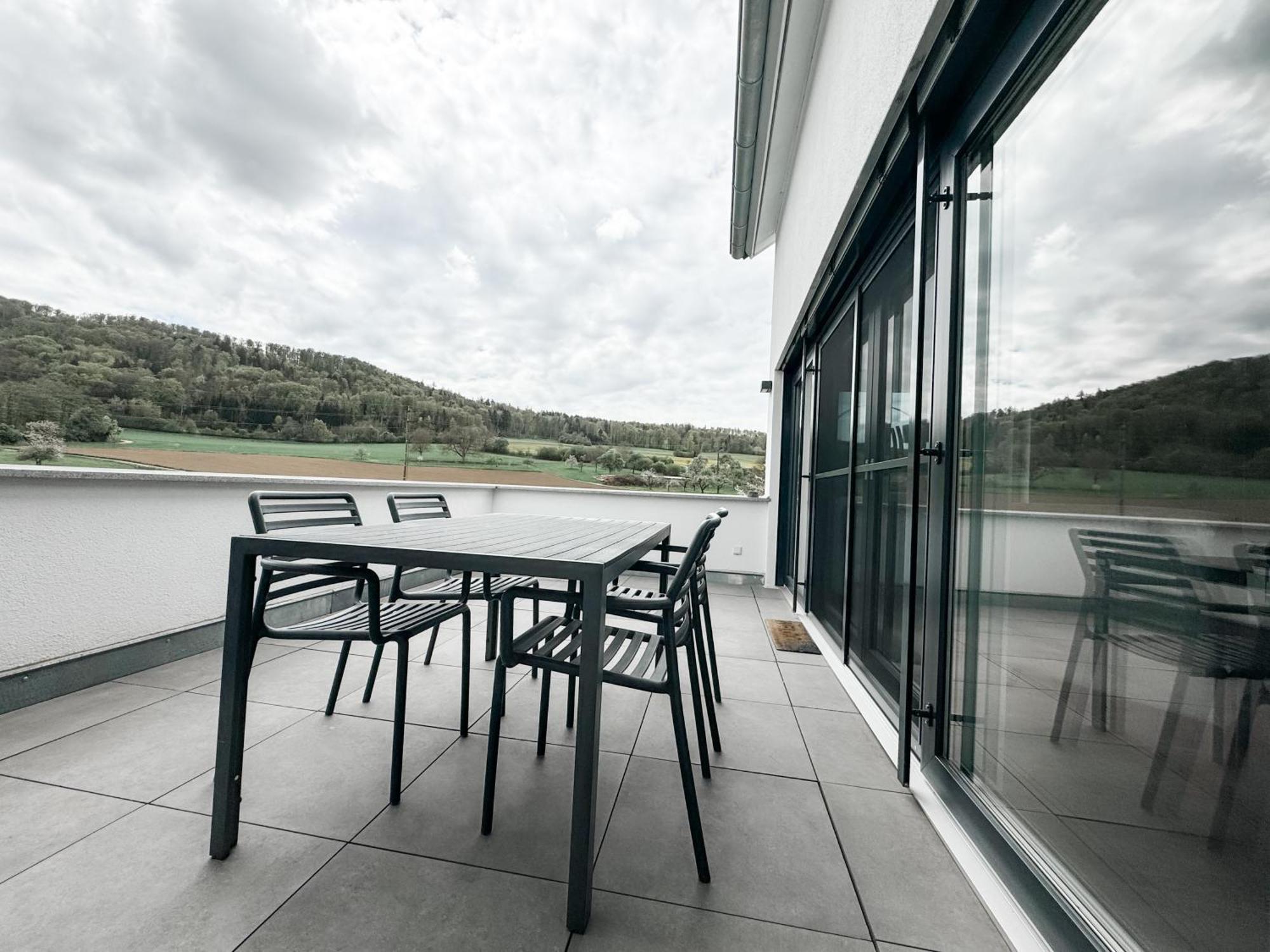 Wunderschoene Helle Wohnung Mit Grosser Dachterrasse Gottmadingen Exterior foto